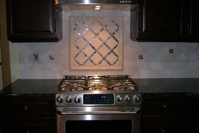 Example of a kitchen design in New York