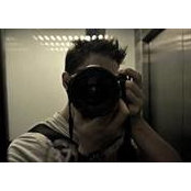 Herly Izuardi's photo