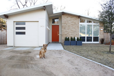 Inspiration for a contemporary exterior home remodel in Dallas