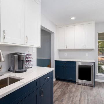 Transitional Kitchen Remodel Done in Two-Tone Color Cabinets