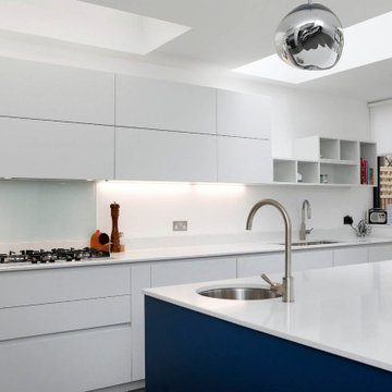 Bianco and Blu Petrolio Kitchen in Herne Hill
