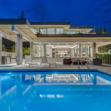 2592 Rosebery Avenue West Vancouver