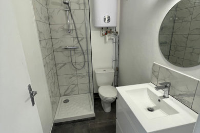 マルセイユにあるおしゃれな浴室の写真