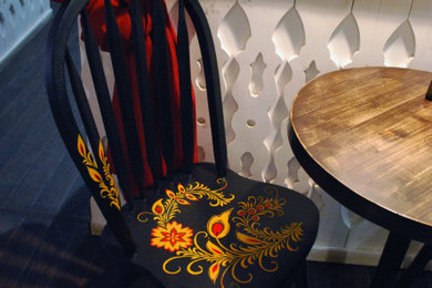 Оформление стен и стульев в кафе "ДоброБлин"