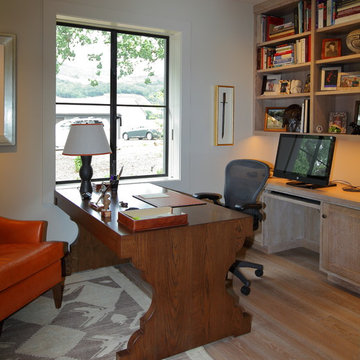Gentleman's Study Desk in solid Oak