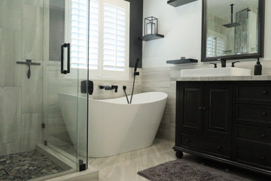 Example of a bathroom design in Los Angeles