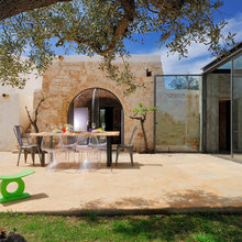 Houzz Tour: Old-Style Stone Hut Meets Glass Architecture