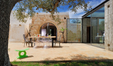 Houzz Tour: Old-Style Stone Hut Meets Glass Architecture
