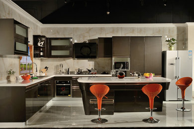 Inspiration for a large contemporary l-shaped eat-in kitchen in Brisbane with with island.