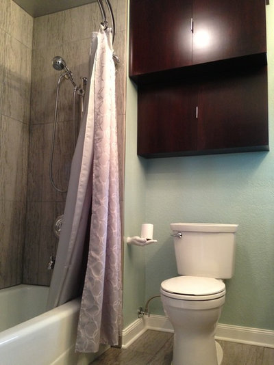Современный Ванная комната by Vasquez Design, Inc.