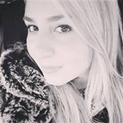 Mona At's photo