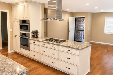 Kitchen photo in San Diego