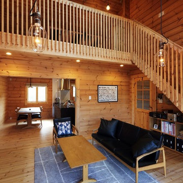 ブルーグレーのモダンログハウス