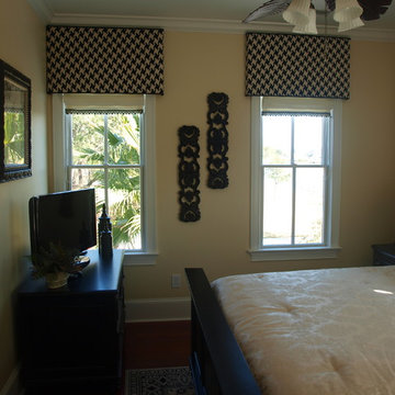 Black and White Guest Bedroom #2