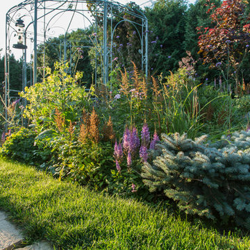 My Houzz: A Canadian Garden Is Well-Prepared for the Cold Weather Ahead