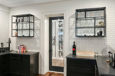 Home bar - contemporary home bar idea in Atlanta