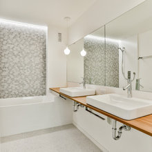 Basement: Bathroom