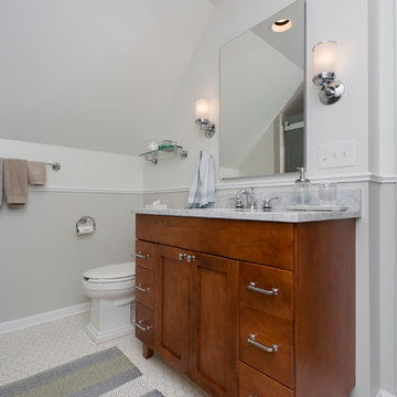 Small Bath in North Side Chicago