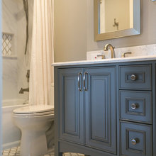 Upstairs 2nd Bath