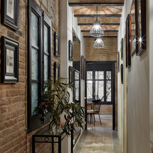 Kleiner Industrial Flur Ideen, Design & Bilder - November 2020 | Houzz DE