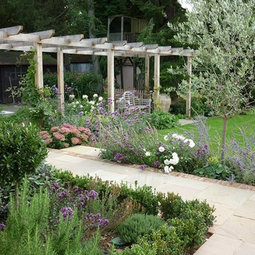 Farmhouse Garden - Hertfordshire