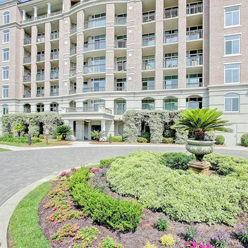 222 S Plaza Court