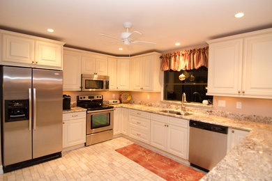 Inspiration for a timeless kitchen remodel in Miami