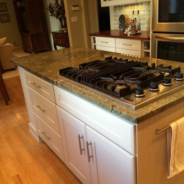 Bainbridge Island Battlepoint Kitchen- Showplace Cabinetry- RENEW (Refacing)