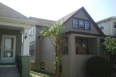 Example of a classic exterior home design in Chicago