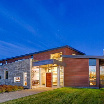 Hillside Private Aviation Home