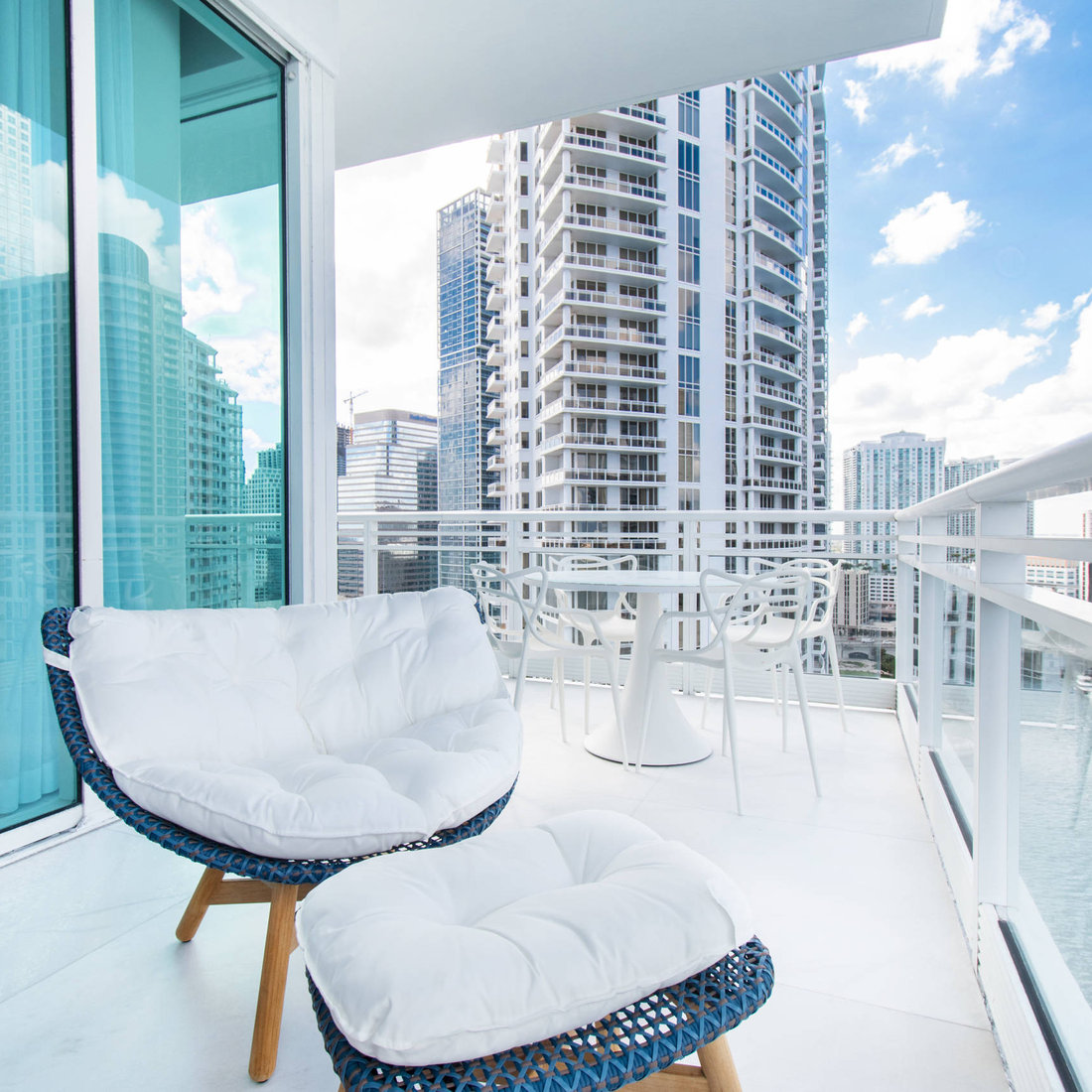 Asia Brickell Key - Richard Wagner