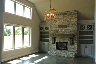 Example of a mountain style home design design in Nashville