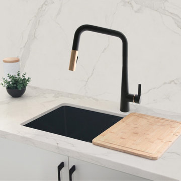 Modern Single Handle  Pull Down Sprayer  Kitchen Faucet in Matte Black/Gold