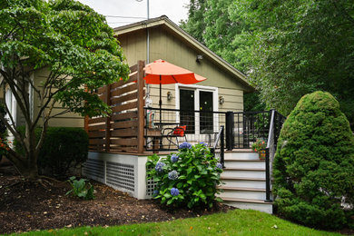 Example of a minimalist deck design in Boston