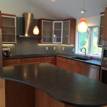 Vivaro Aluminum Frame Kitchen Cabinet Doors with Frosted Glass Inserts