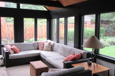 This is an example of a traditional porch design in Columbus.