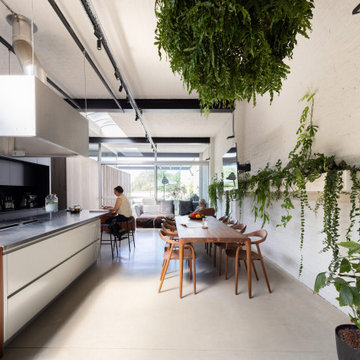 Warehouse loft Antwerpen - keuken en eettafel