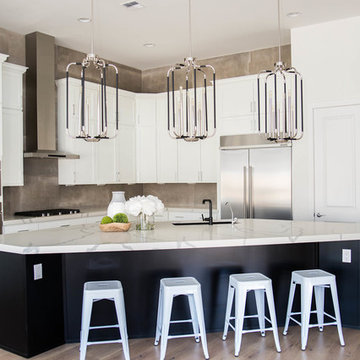 BW Minimal Transitional Design