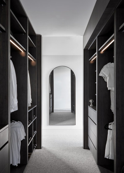 Modern Wardrobe by DW Architects and Interiors