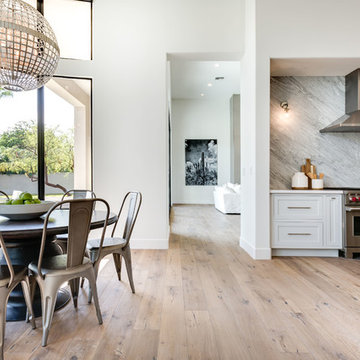 BREAKFAST NOOK / KITCHEN