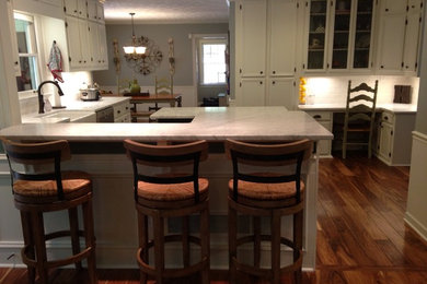 Inspiration for a timeless kitchen remodel in Atlanta