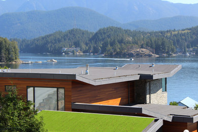 Inspiration for a modern home design remodel in Vancouver