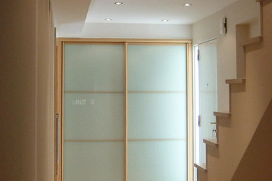 Home design - contemporary home design idea in Madrid
