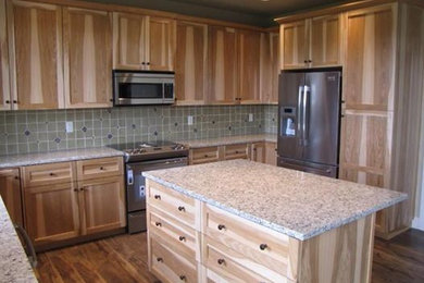 Kitchen - craftsman kitchen idea in Portland