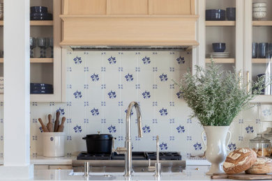 Inspiration for a coastal kitchen remodel in Los Angeles