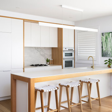 Explore an Australian Coastal Dream Kitchen That Speaks Luxury Resort