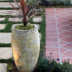 Space-Defining Container Garden - Outdoor Pots And Planters