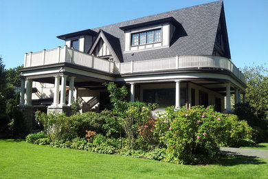 Arts and crafts exterior home photo in Calgary