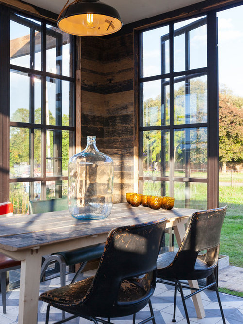 Rustic dining room in London.
