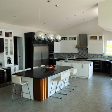High Gloss Kitchen in Beautiful River Front Home